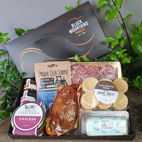 christmas-nibbles-gift-hamper